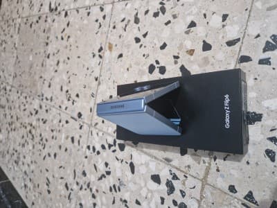Samsung Galaxy Z Flip 6