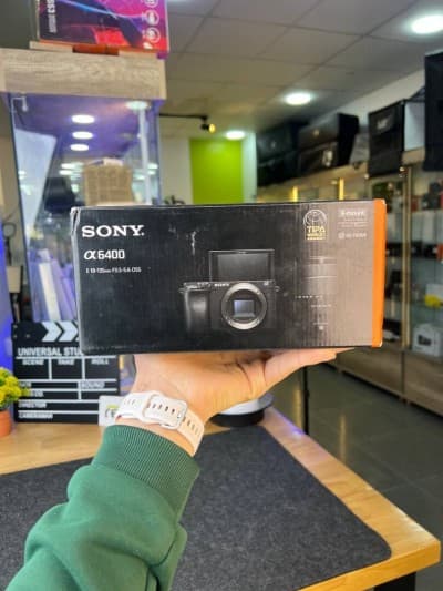 CAMERA SONY A6400 + OBJECTIF 18-135mm f3.5/5.6mm