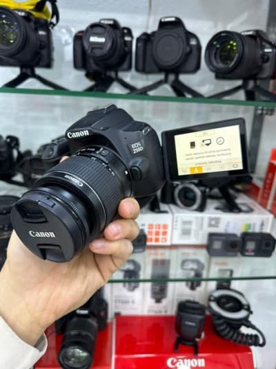 CANON 250D + 18-55 MARK III clic 5k