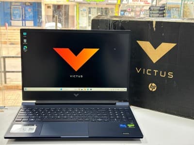 HP VICTUS 15 I5 13420H 32 GB 512 GB SSD RTX 3050 6GB