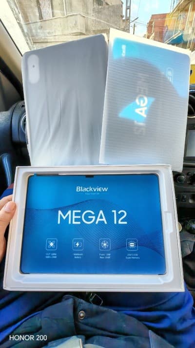 Blackview Mega 12