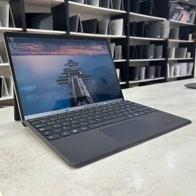 Microsoft Surface Pro 9 2en1 13 pouce Tactile 120Hz i5-1235U 8 Go LPDDR4X 256 Go SSD NVMe