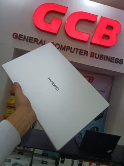 HUAWEI MATEBOOK D15 BOB-WAI9Q Intel Core i3-10110U RAM 8GB DISQUE 256GB SSD ECRAN 15.6" FHD