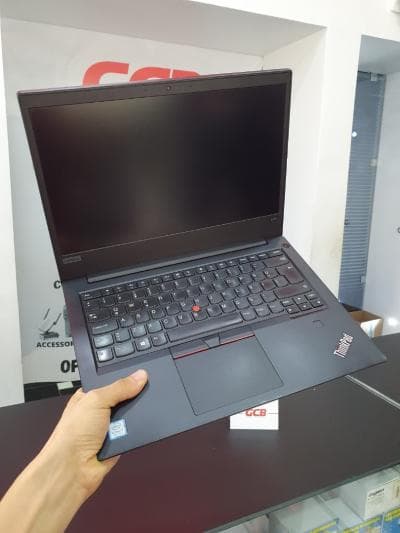 LENOVO THINKPAD E490 Intel® Core™ i7-8565U 8 Mo de cache, jusqu'à 4,60 GHz 16GB 256SSD 14"