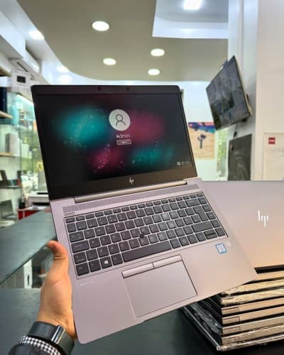 HP ZBOOK 14u G6 Intel Core i5-8365U 6 Mo de cache, jusquà 4,10 GHz 16GB 256GB SSD NVM 14 FULL HD