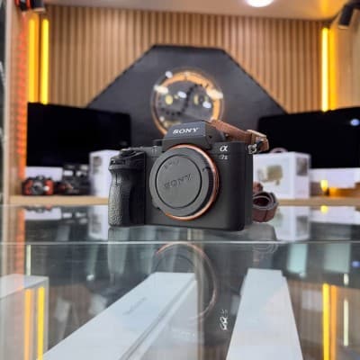 Sony A7 II boitier nu en excellent état batterie et chargeur