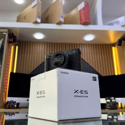 FUJIFILM X-E5 avec XF 23mm F2.8 R WR neuf jamais utilisé sous emballage
