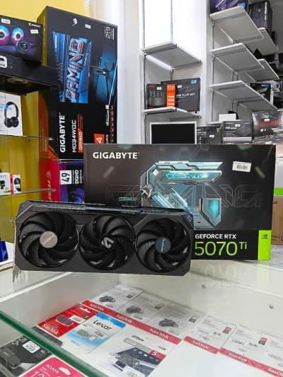 GIGABYTE RTX 5070 TI GAMING OC 16GO