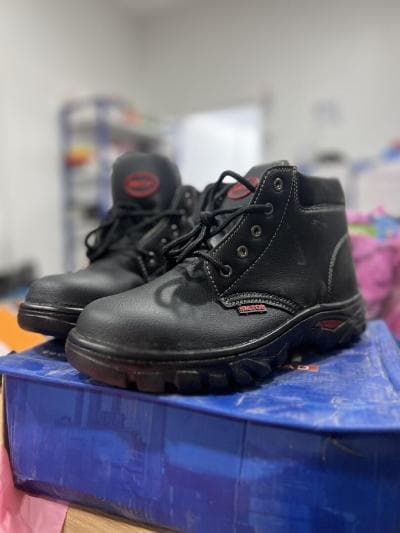 حذاء أمان___chaussures de sécurité