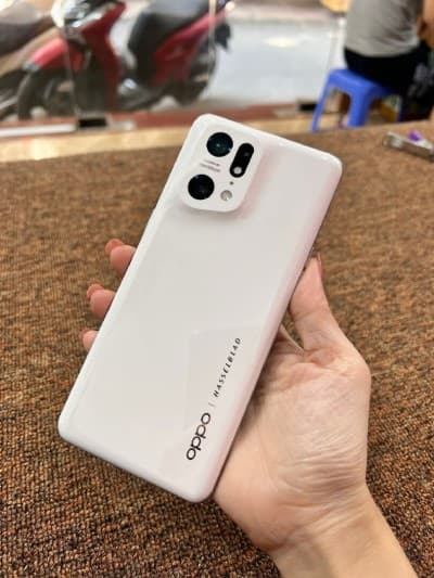 Oppo Find X5 Pro فيه شوية دوبل أفيشار