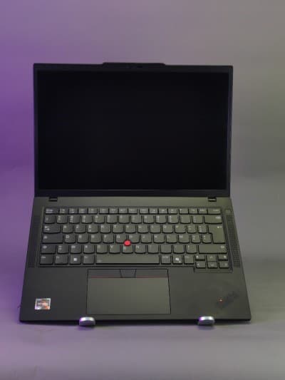 LENOVO THINKPAD P14S GEN5 RYZEN 7 PRO 8840hs AMD Radeon 780m RAM 48gb ddr5 SSD 512gb écran 14" WUXGA