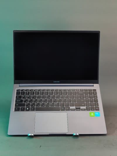 SAMSUNG GALAXY BOOK 4 INTEL CORE 7 155U NVIDIA MX570A 32GB 512gb SSD ÉCRAN 15,6"