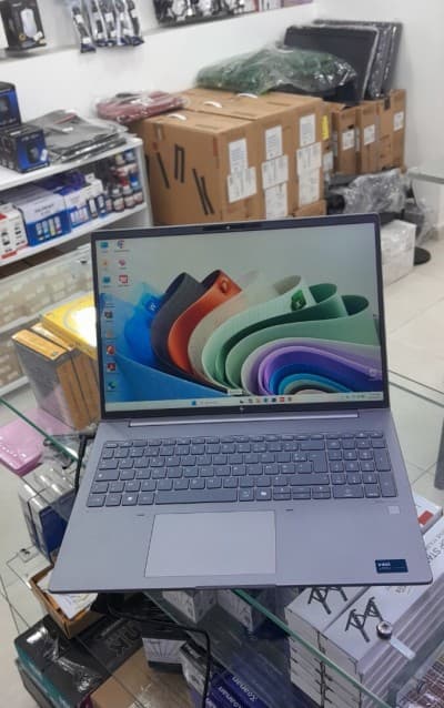 WORK STATION HP ZBOOK POWER 16 G11 ULTRA 7 165H 32G 512G SSD 15,6" FHD TACTILE