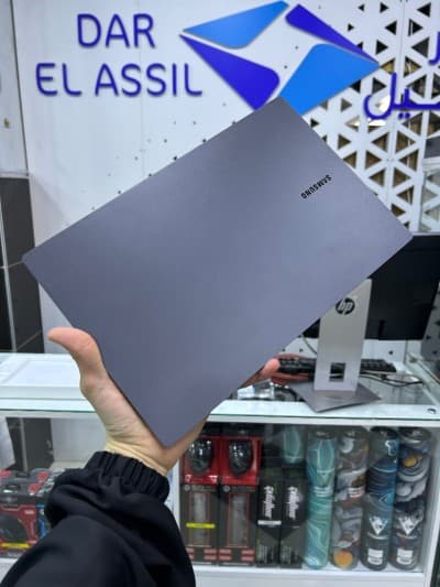 Laptop Samsung Galaxy Book2 Pro I5-1240P Evo 8G 256Go 13 pouce FHD AMOLED neuf Sous Emballage