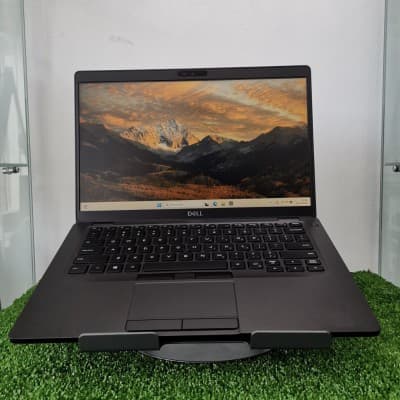 DELL Latitude 5400 Professionnel - i7-8665U, 8GB RAM, 256GB SSD, 14" FHD