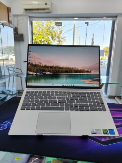 Dell inspiron 15 i5-11400H RAM 16GB 512SSD RTX 3050 4GB écran 15.6 FUL HD TRES BON ETAT