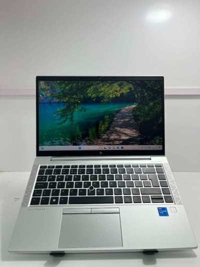 HP ELITEBOOK 830 G8 I5 11EME 1145G7 16GB RAM 256SSD NVME GPU INTEL IRIS GRAPHICS ECRAN 14 FHD