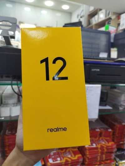REALME 12