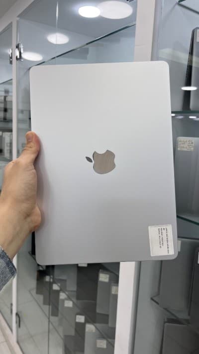 MACBOOK AIR 2024 M3 13.6'' 08RAM 256 SSD BATTERIE 96%