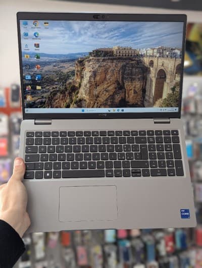 DELL LATITUDE 5540 I7-1365U 16GB RAM DDR4 512 SSD NVME ECRAN 15.6" FULL HD