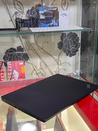 Lenovo p14 s