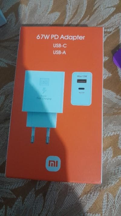 Boite chargeur mi 67w (type c sortie fast+ type A sortie charge simple)